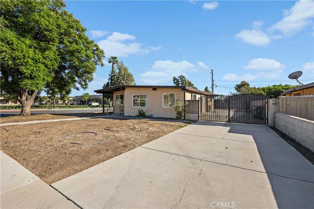 1105 W Berkeley Court, Ontario, California 91762 home-pic-2