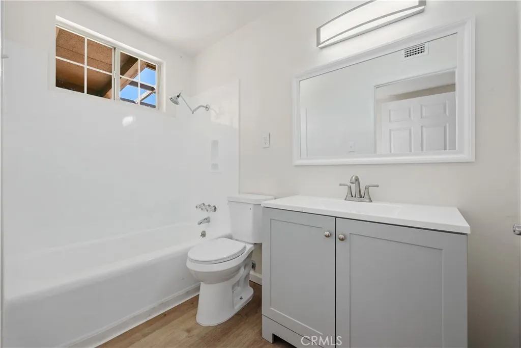 1105 W Berkeley Court, Ontario, California 91762 home-pic-25