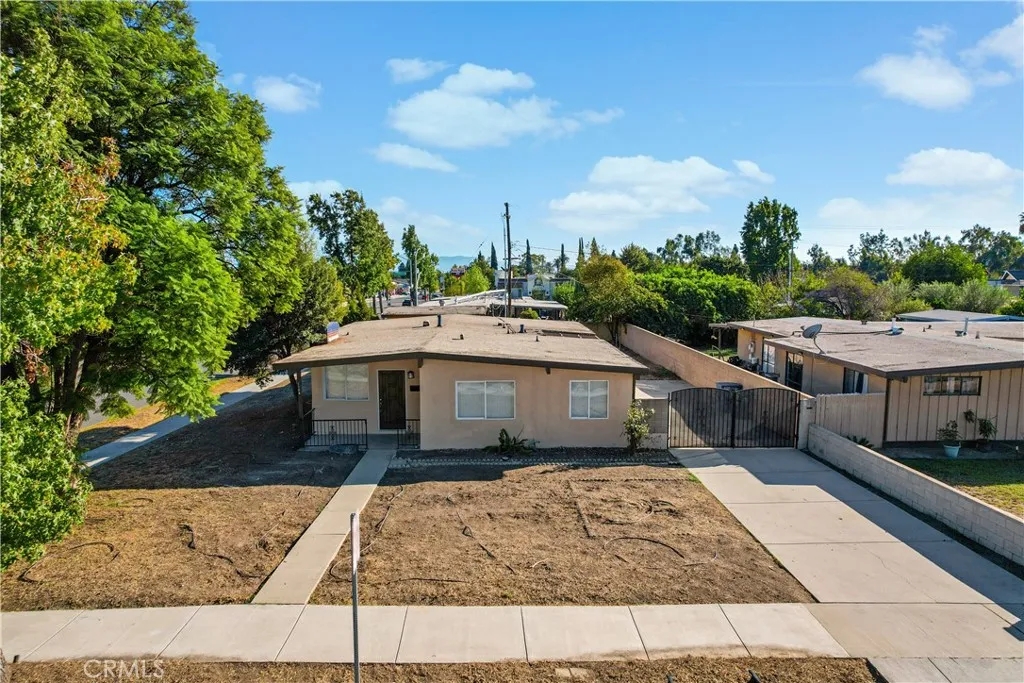 1105 W Berkeley Court, Ontario, California 91762 home-pic-37