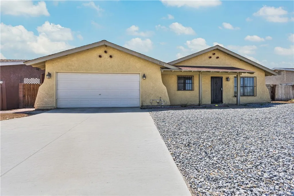 10416 Stage Coach Drive, Adelanto, California 92301 home-pic-2