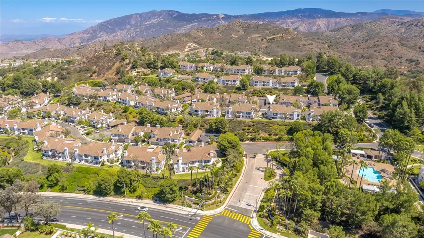 Beautiful Cleveland National Forest Trails and Hills behind the Viewpointe. Access just up the street