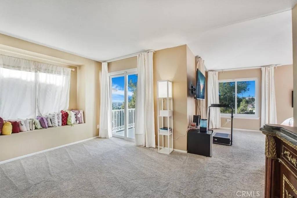 18612 Hilton Court, Canyon Country, California 91351 home-pic-18
