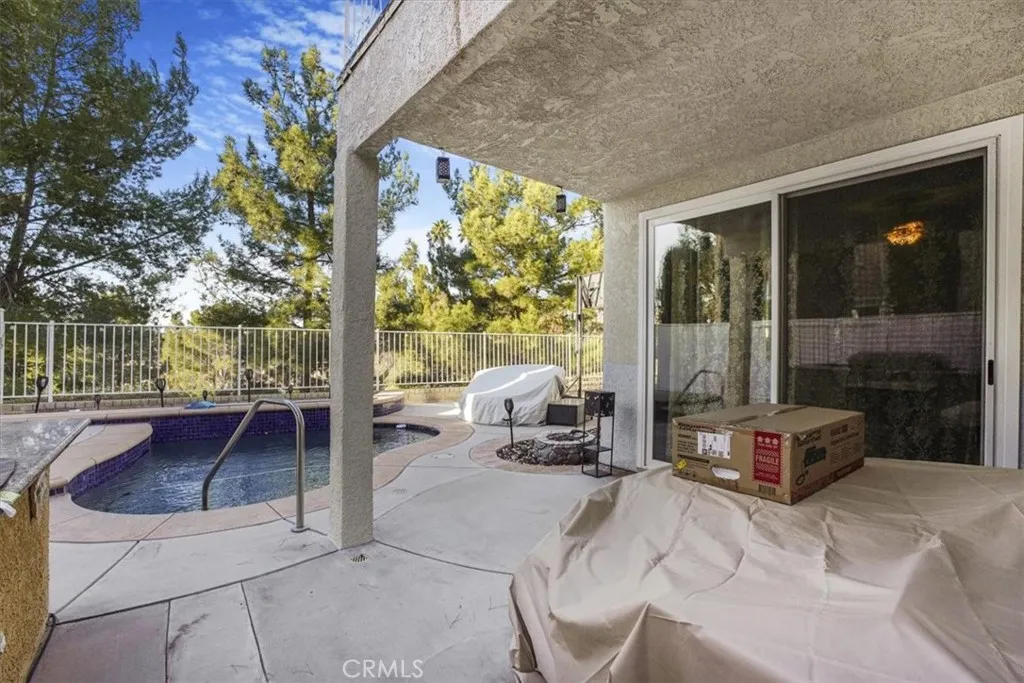 18612 Hilton Court, Canyon Country, California 91351 home-pic-3