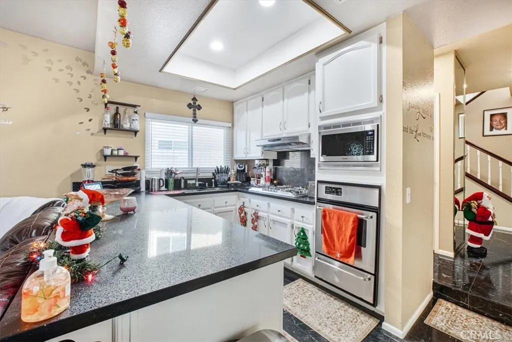 18612 Hilton Court, Canyon Country, California 91351 home-pic-9