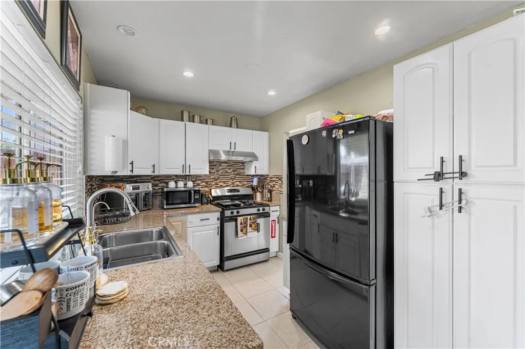 44202 E 4th Street, Lancaster, California 93535 home-pic-15