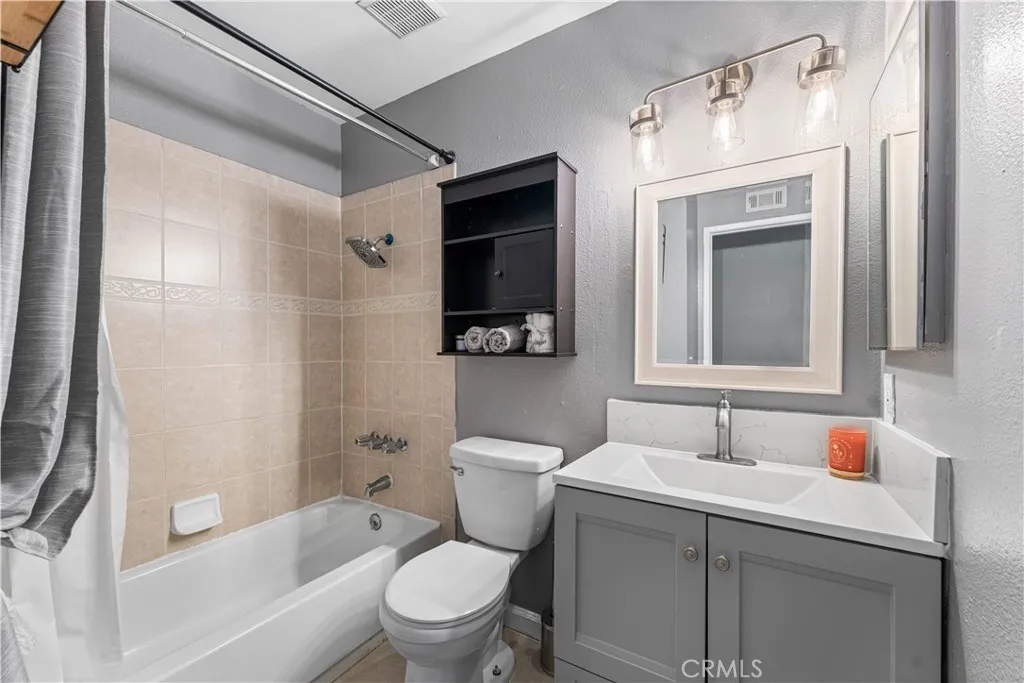 44202 E 4th Street, Lancaster, California 93535 home-pic-33