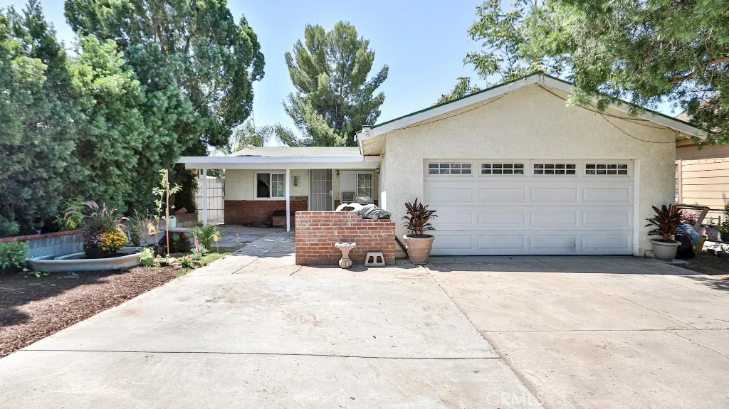 2810 11th Street, Riverside, California 92507 home-pic-0