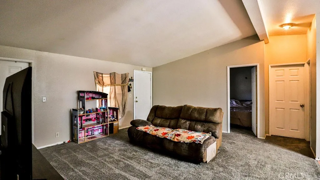 2810 11th Street, Riverside, California 92507 home-pic-5
