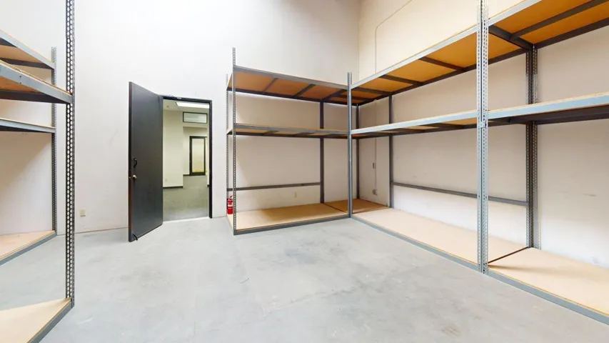 39301-badger-st-suite-500-Bedroom