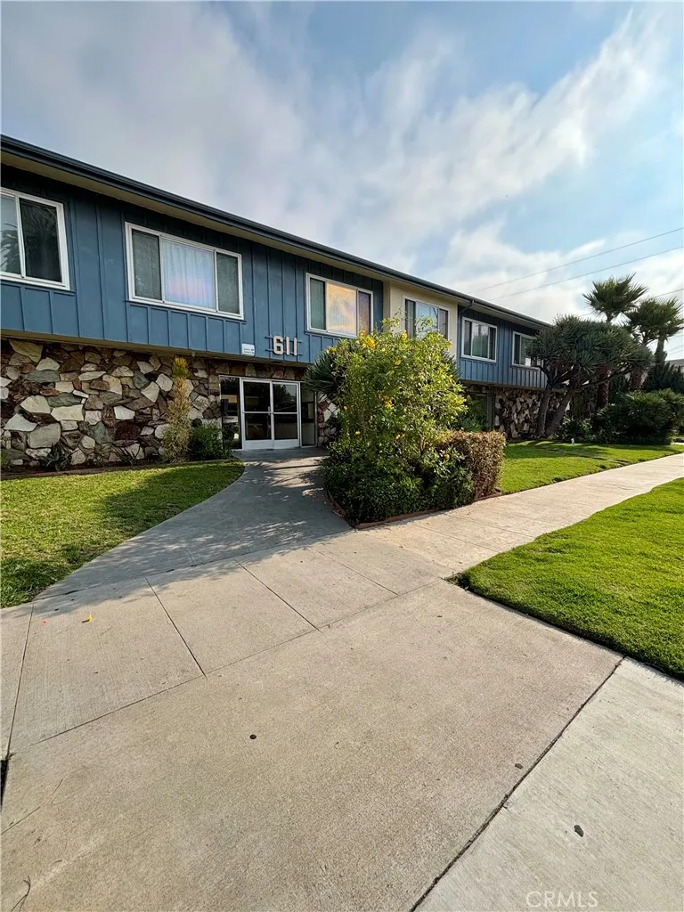611 E Kelso Street 16, Inglewood, California 90301, 2 Bedrooms Bedrooms, ,2 BathroomsBathrooms,Residential Lease,For Rent,Kelso,IV25185204