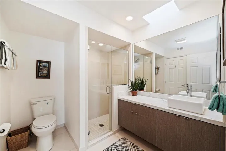 23-Bathroom