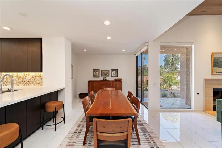 13-Dining Area