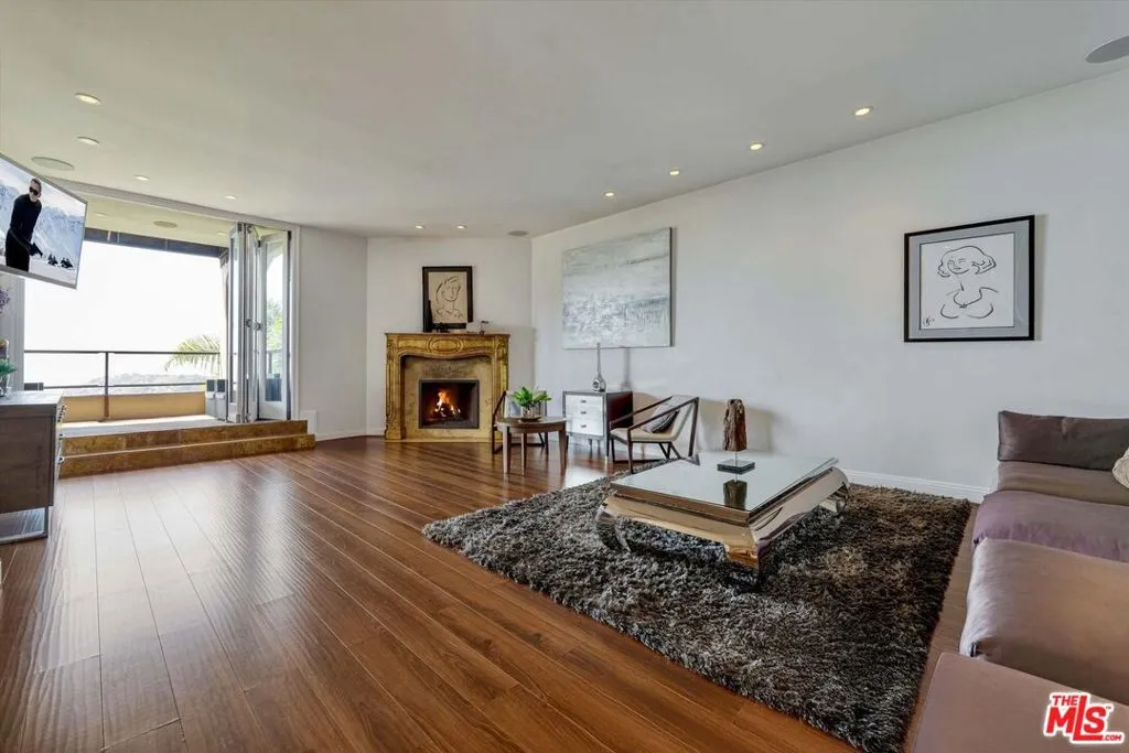7218 Mulholland Drive, Los Angeles, California 90068 home-pic-4