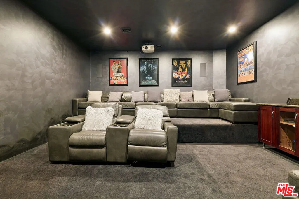 8835 Evanview Drive, Los Angeles, California 90069 home-pic-16