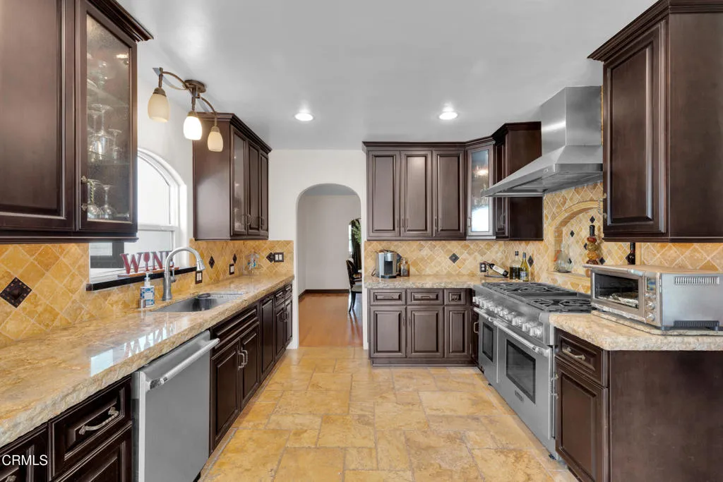 1807 Vistillas Road, Altadena, California 91001 home-pic-11
