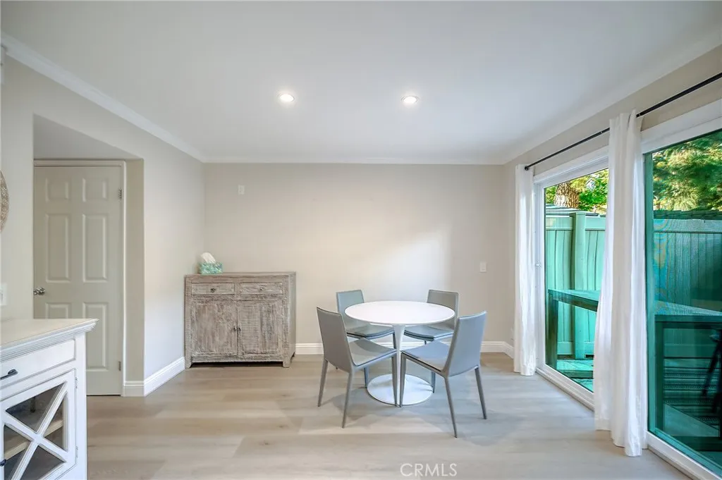 479 Serento Circle, Thousand Oaks, California 91360 home-pic-14