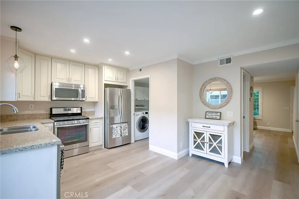 479 Serento Circle, Thousand Oaks, California 91360 home-pic-22