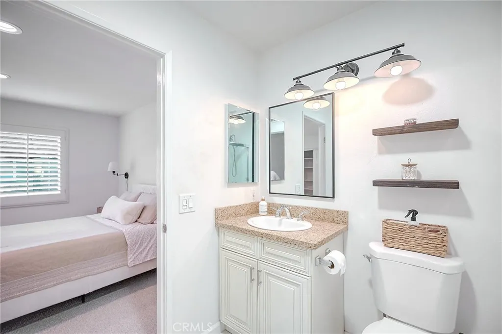 479 Serento Circle, Thousand Oaks, California 91360 home-pic-32