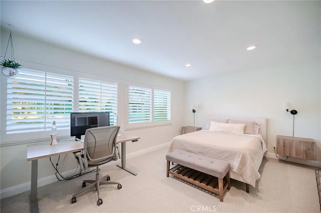 479 Serento Circle, Thousand Oaks, California 91360 home-pic-26