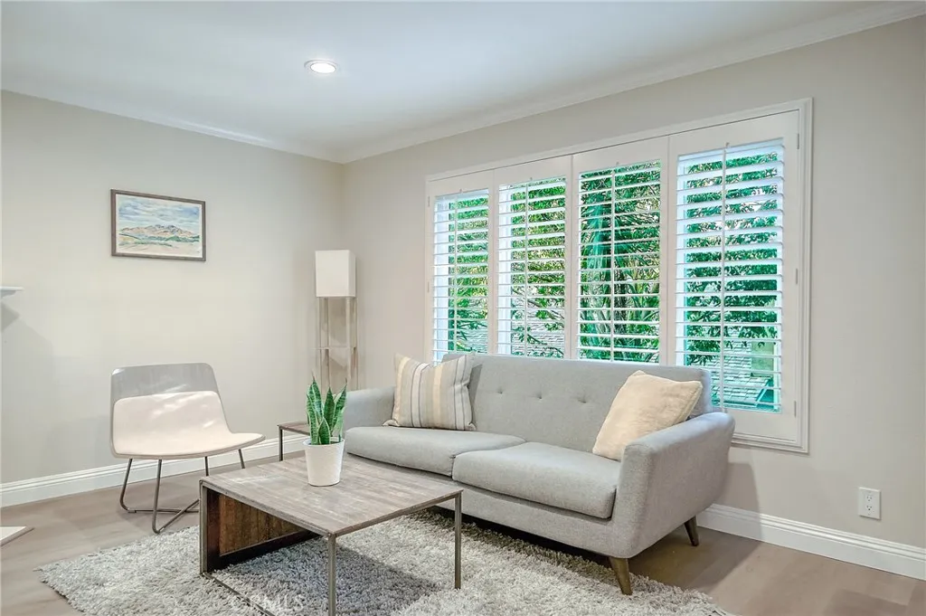 479 Serento Circle, Thousand Oaks, California 91360 home-pic-3
