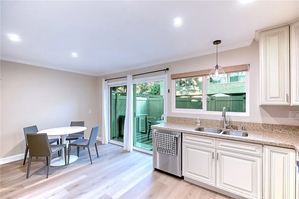 479 Serento Circle, Thousand Oaks, California 91360 home-pic-18