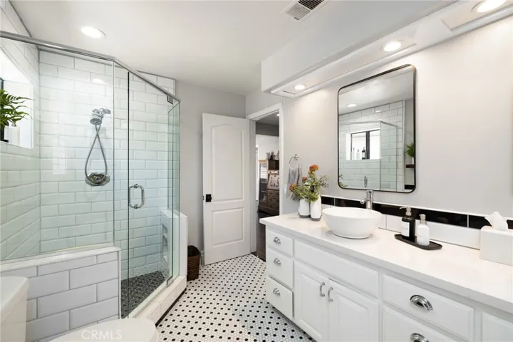 Secondary bathroom