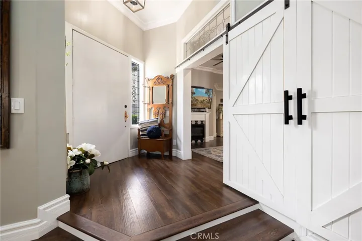 Foyer/Front door