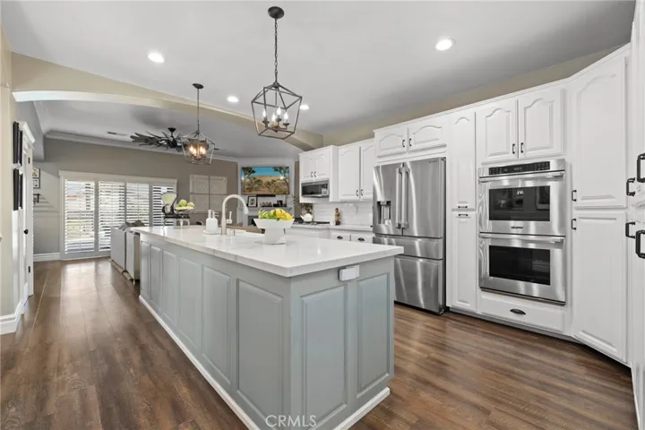 Gourmet kitchen