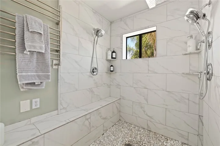 Primary shower with 3 shower heads
