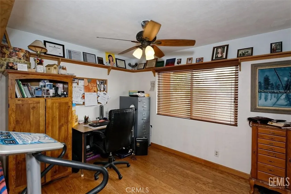 22704 Sitting Bull Road, Apple Valley, California 92308 home-pic-12