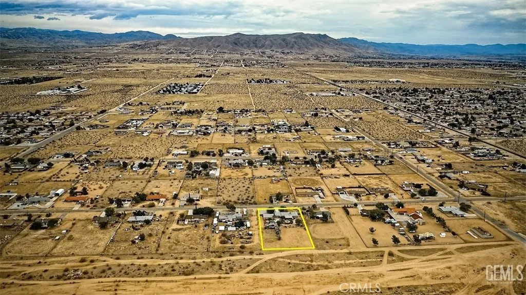 22704 Sitting Bull Road, Apple Valley, California 92308 home-pic-21