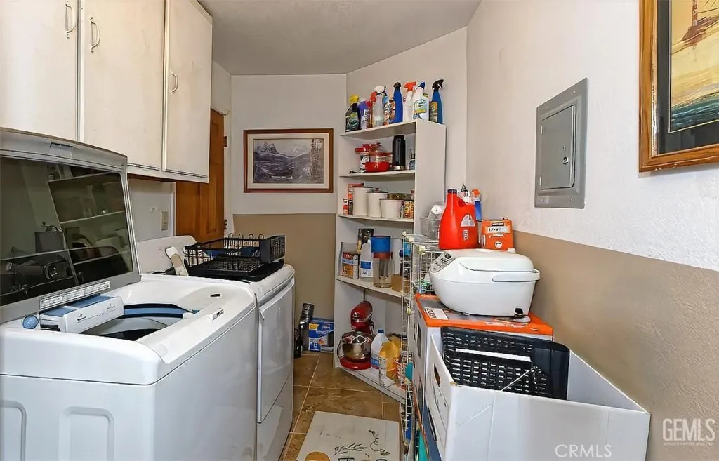 22704 Sitting Bull Road, Apple Valley, California 92308 home-pic-11