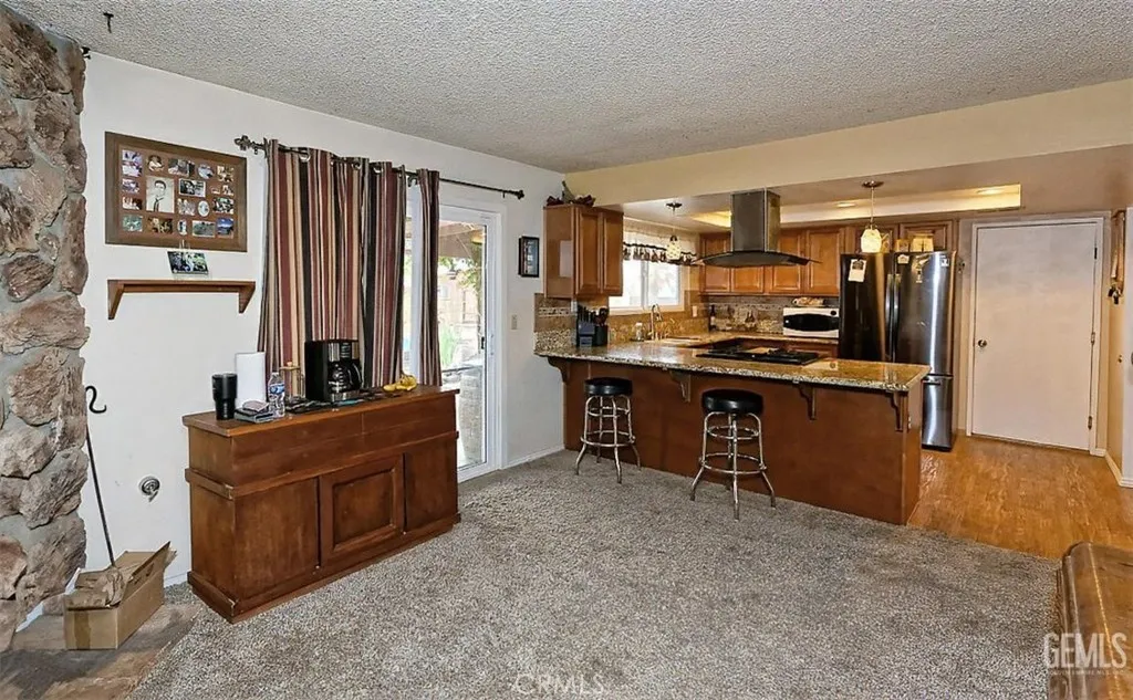 22704 Sitting Bull Road, Apple Valley, California 92308 home-pic-8