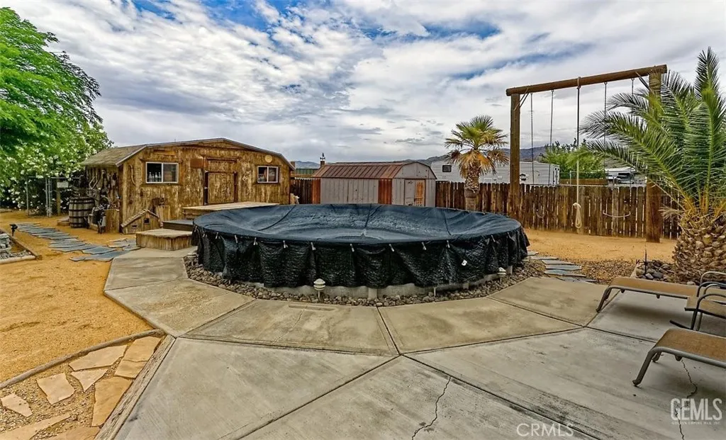 22704 Sitting Bull Road, Apple Valley, California 92308 home-pic-20