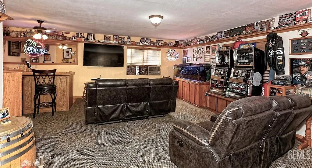 22704 Sitting Bull Road, Apple Valley, California 92308 home-pic-5