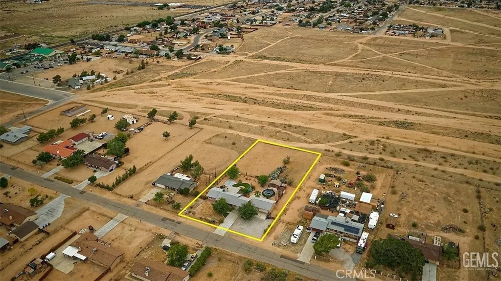 22704 Sitting Bull Road, Apple Valley, California 92308 home-pic-25