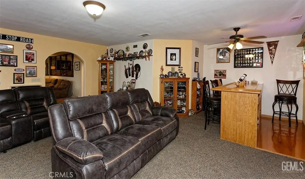 22704 Sitting Bull Road, Apple Valley, California 92308 home-pic-4