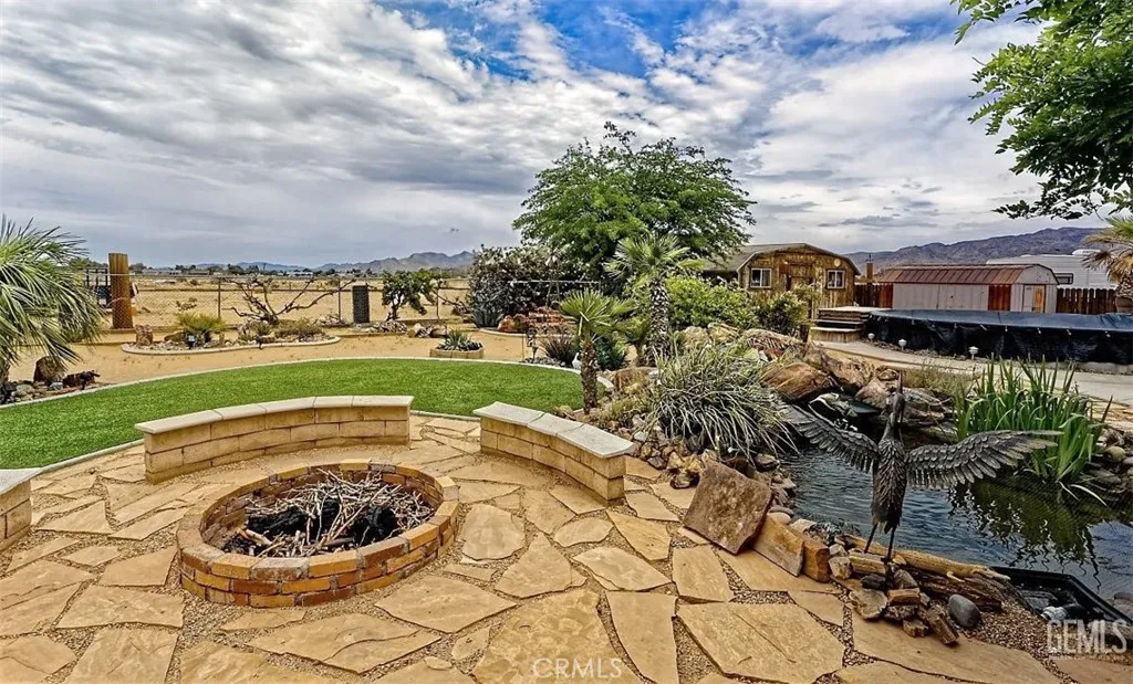 22704 Sitting Bull Road, Apple Valley, California 92308 home-pic-0