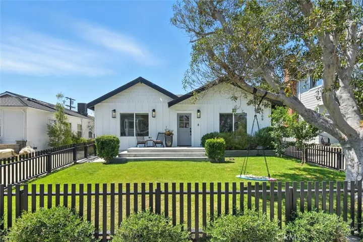 8309 Westlawn Avenue, Westchester, California 90045