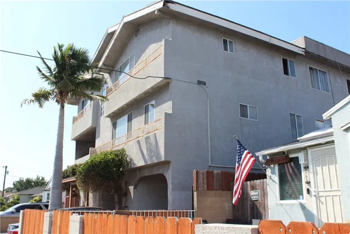 4707 W 120th Street, Hawthorne, California 90250