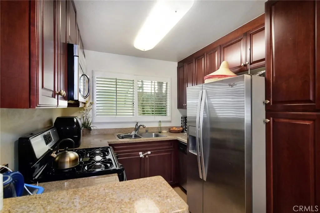 5530 Owensmouth Avenue 123, Woodland Hills, California 91367 home-pic-8