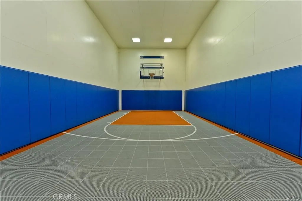 5530 Owensmouth Avenue 123, Woodland Hills, California 91367 home-pic-22