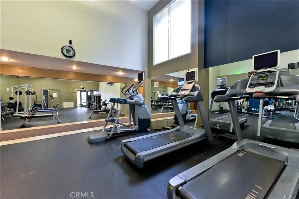5530 Owensmouth Avenue 123, Woodland Hills, California 91367 home-pic-21