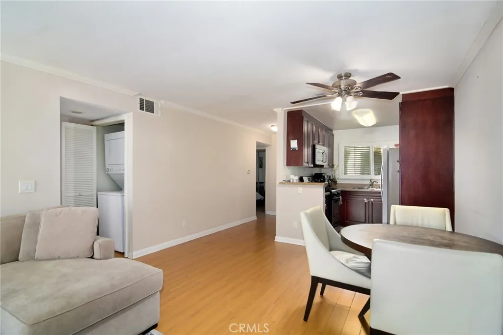 5530 Owensmouth Avenue 123, Woodland Hills, California 91367 home-pic-6