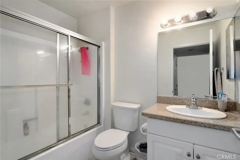 5530 Owensmouth Avenue 123, Woodland Hills, California 91367 home-pic-14