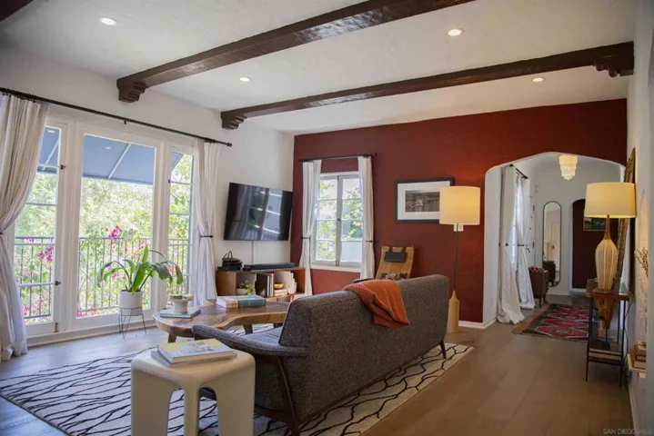 2925 Graceland Way, Glendale, California 91206