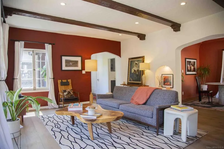2925 Graceland Way, Glendale, California 91206