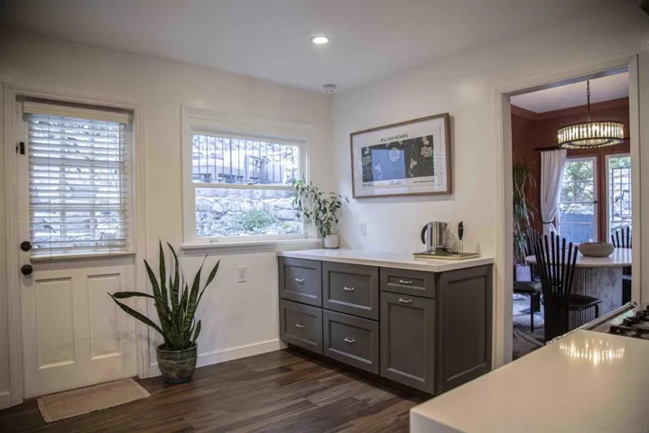 2925 Graceland Way, Glendale, California 91206