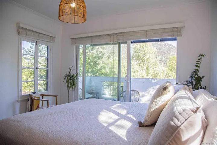 2925 Graceland Way, Glendale, California 91206