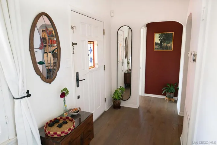 2925 Graceland Way, Glendale, California 91206